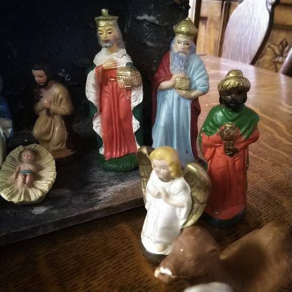 Vintage European Nativity Set – Hand-Painted Italian Creche Figures, Mid-Century - Picture 5 of 11